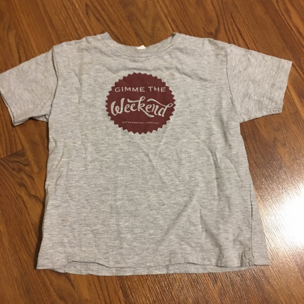 Size 4 gimme the weekend short sleeve tee